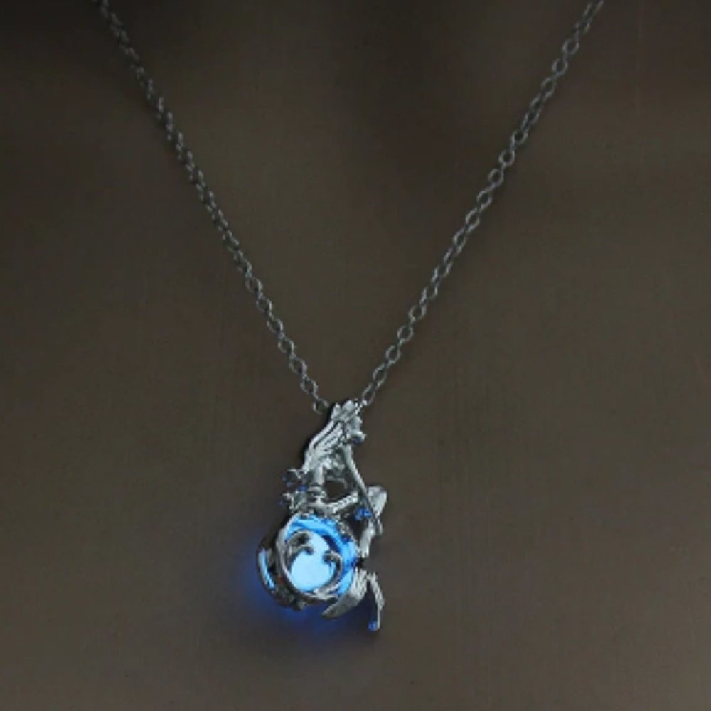 🍏50% OFF/3+...Glow In The Dark Mermaid Necklace